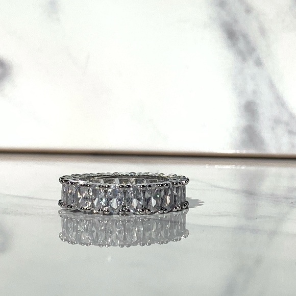 Eternity ring - Picture 2 of 2